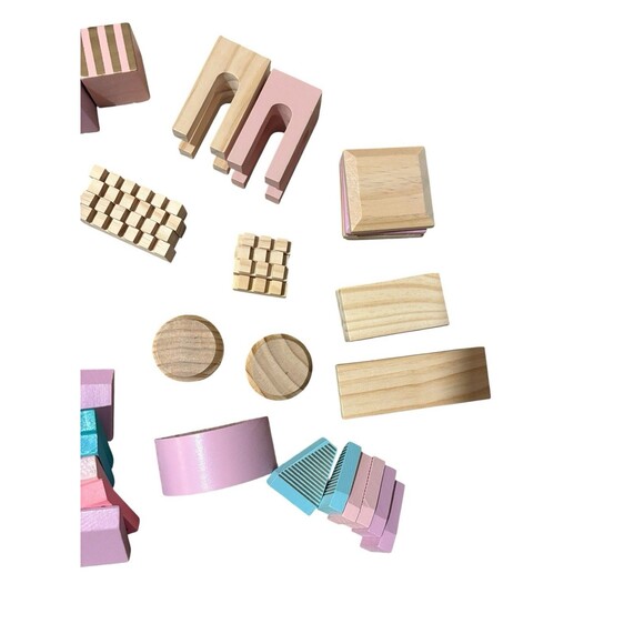 FAO Schwarz Medieval Princesses Wooden Castle Building Blocks Set 74 Pieces - Picture 3 of 9
